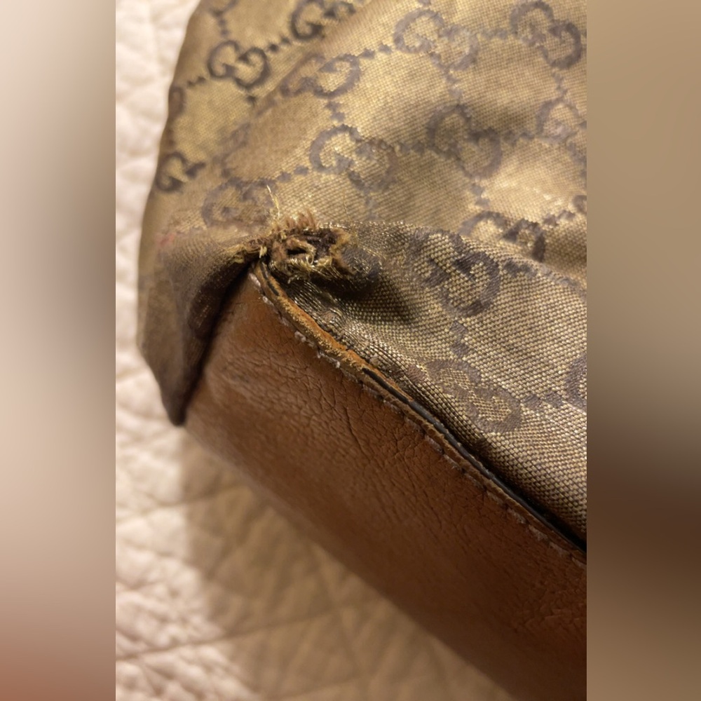 Gucci Metallic Gold Tote with GG Pattern - Picture 6 of 8